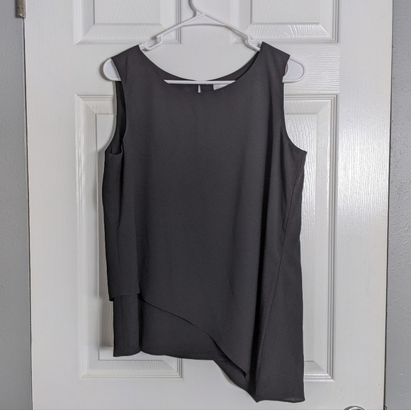 New Asymmetrical Hem Black Sleeveless Blouse from Bisou Bisou Size‎ Medium - Picture 1 of 7